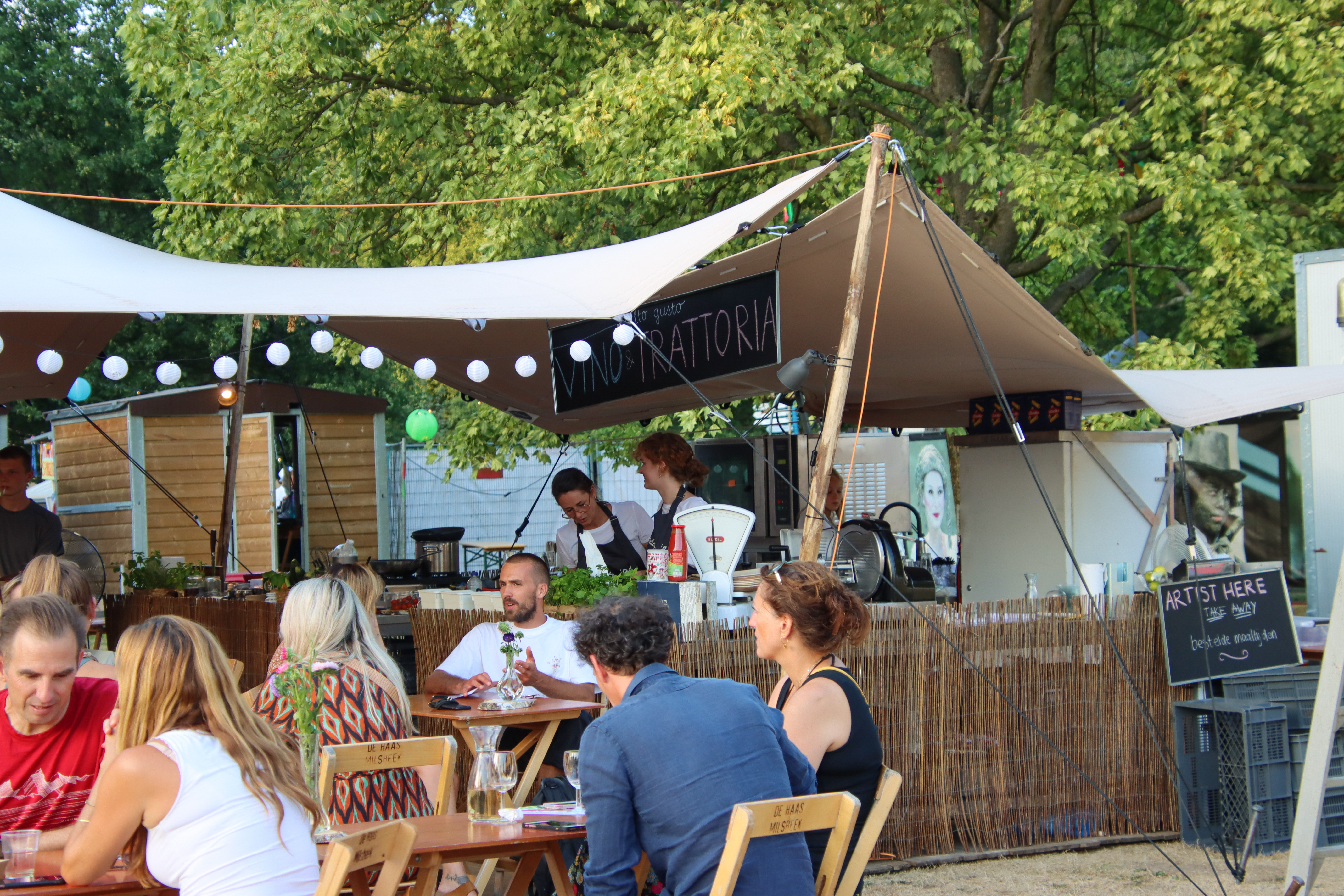 eten-naast-de-bar